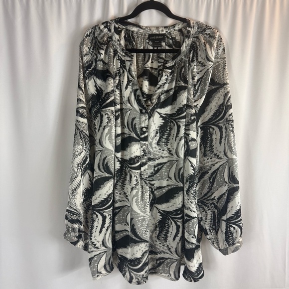 Lane Bryant Tops - Lane Bryant Top Womens 22 24 Popover Lightweight Long Puff Sleeve Black Gray